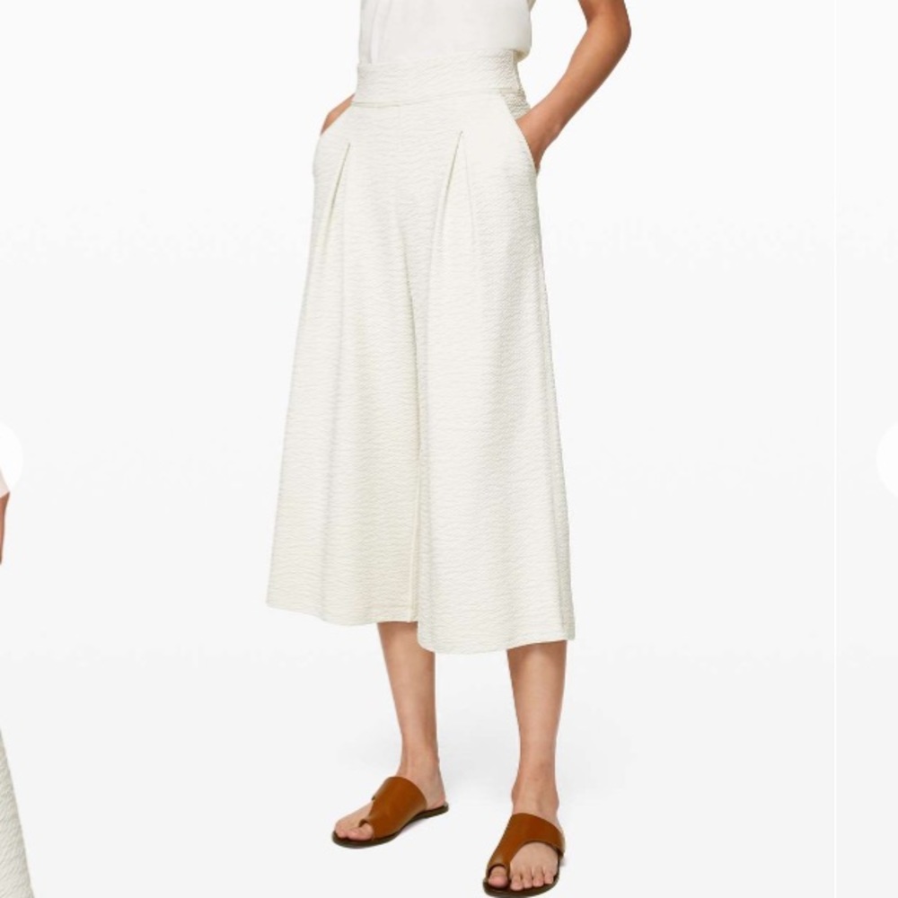 Lululemon can you feel the pleat crop
